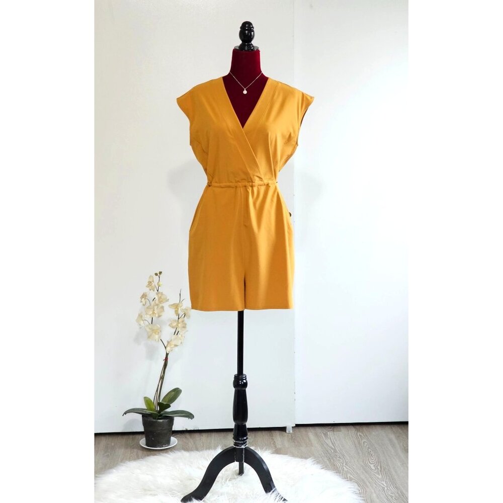 Athleta Women Marlow Drawstring V-Neck Short Sleeve Romper Tuscan Gold Sz S 2339